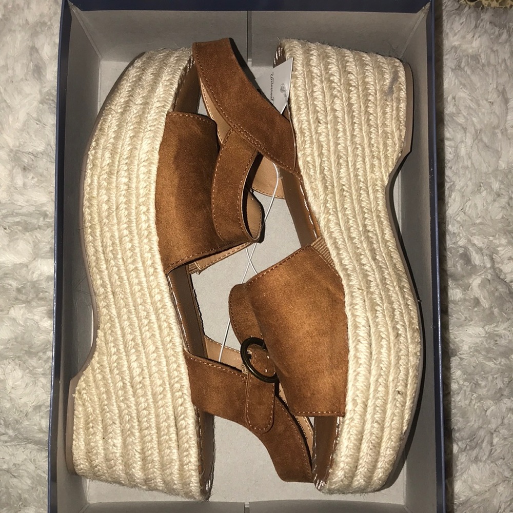 Platform sandals